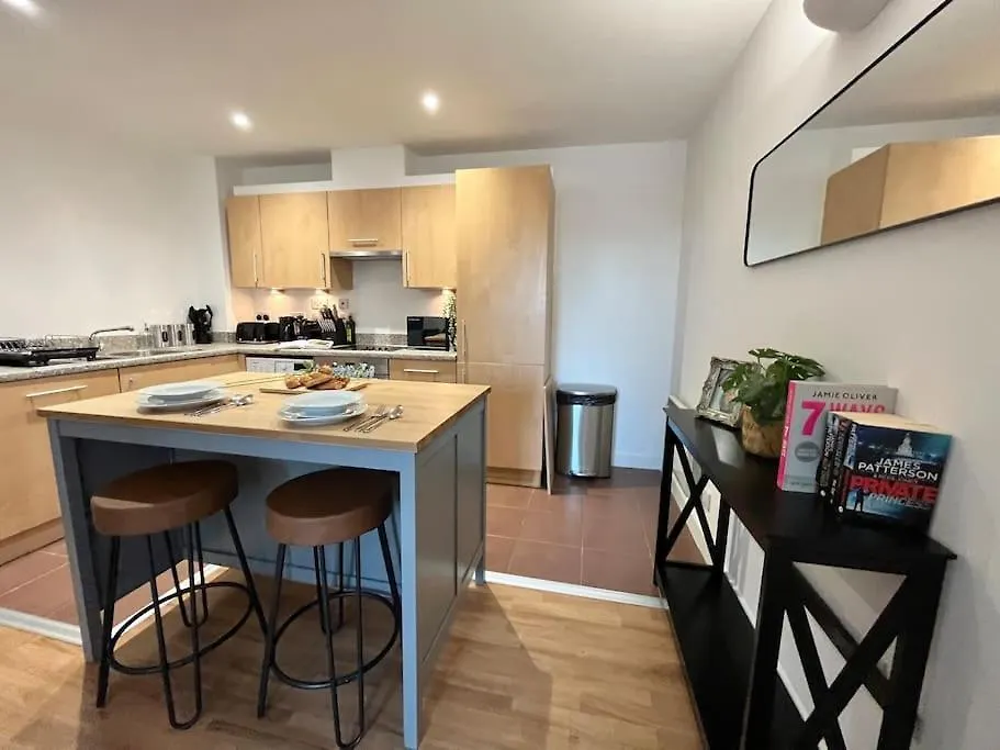Spacious 2 Bedroom Apartment With Parking Nottingham 0*,  United Kingdom